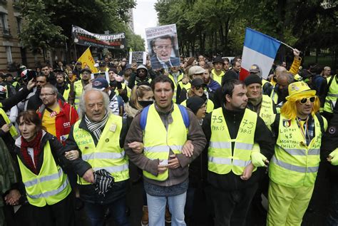 gilets jaunes protest